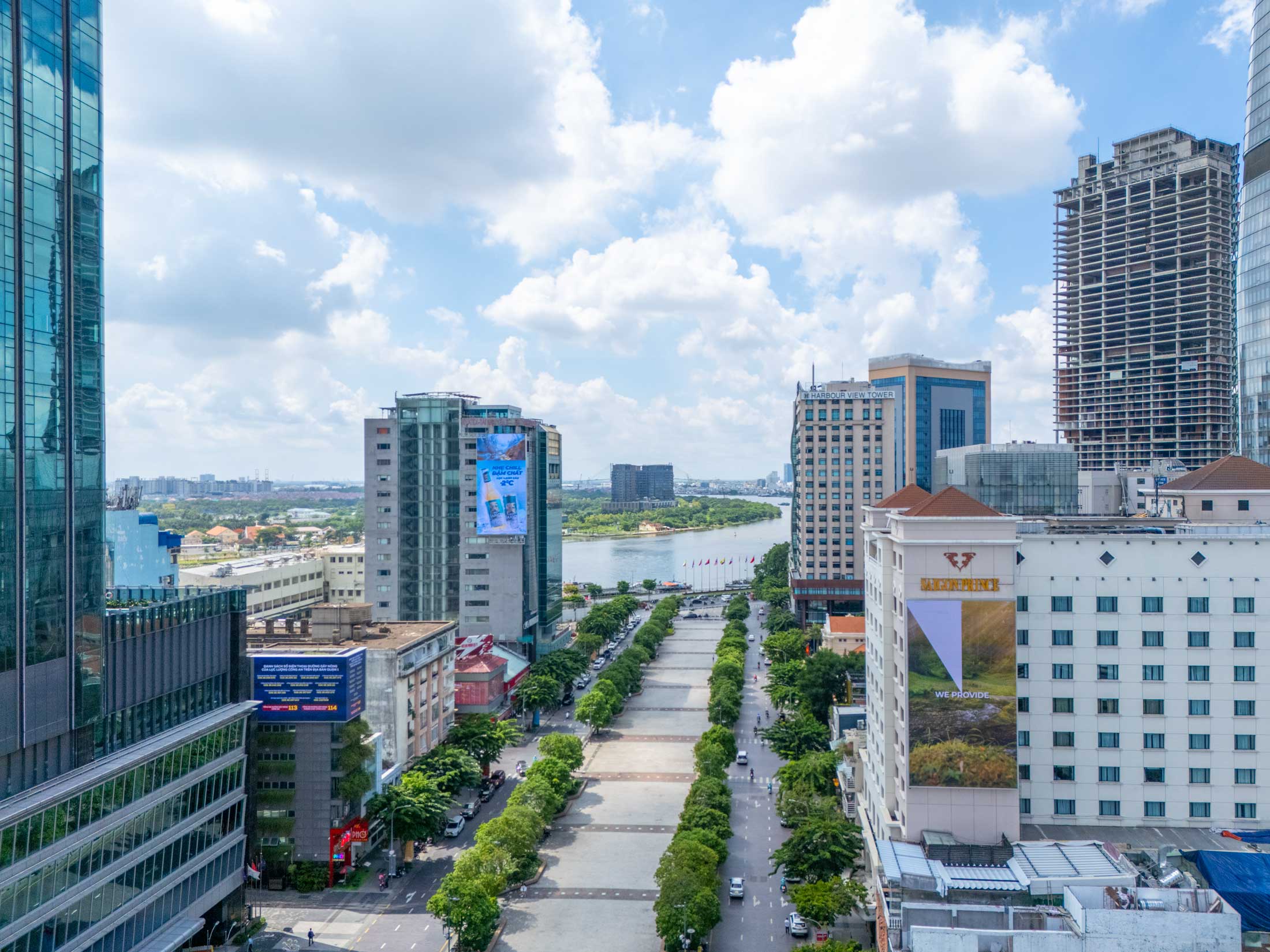 Sunwah Tower Nguyễn Huệ là tòa nhà văn phòng hạng A tọa lạc tại 115 Nguyễn Huệ, Phường Bến Nghé, Quận 1. Sunwah Tower Nguyen Hue is a Grade A office building located at 115 Nguyen Hue, Ben Nghe Ward, District 1 Office for lease